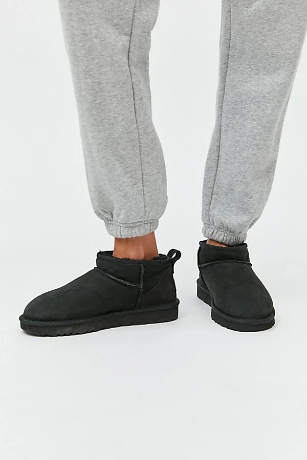 UGG Women's Classic Ultra Mini Ankle Boot in Black - Image 5