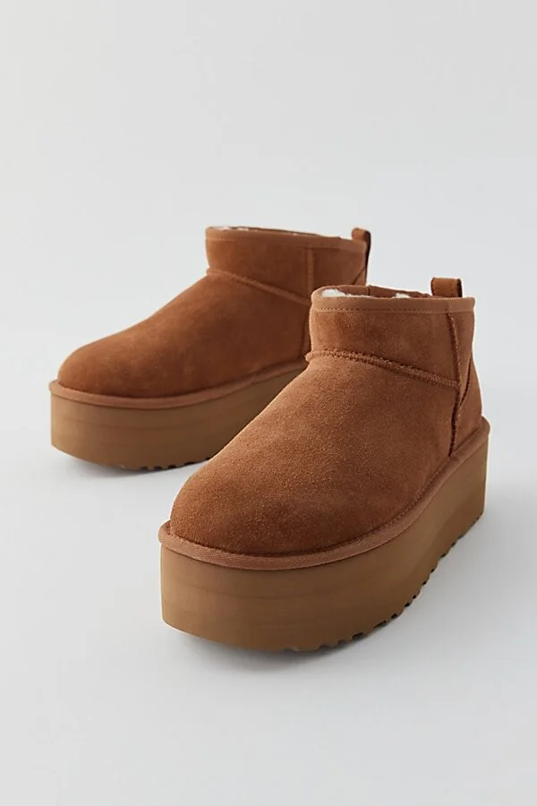UGG Women's Classic Ultra Mini Platform Boot in Chestnut - Image 4