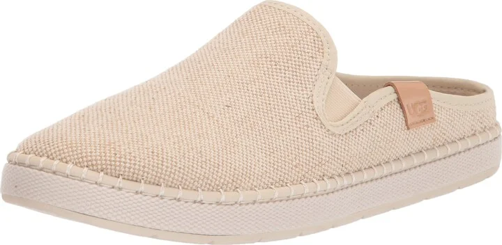 UGG Women's Delu Sneaker
