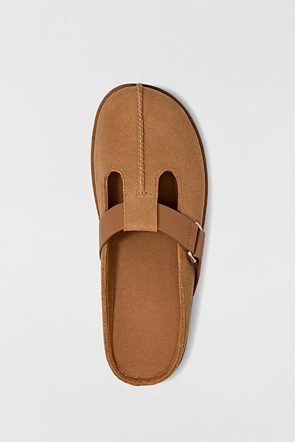 UGG Women's Goldenstar Hi Platform Clog in Chestnut - Image 4