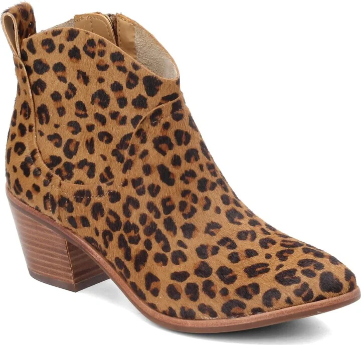 UGG Women's Kingsburg Leopard Boot