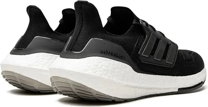 Ultraboost 22 "Core Black/Core Black/Cloud Wh" sneakers - Image 3