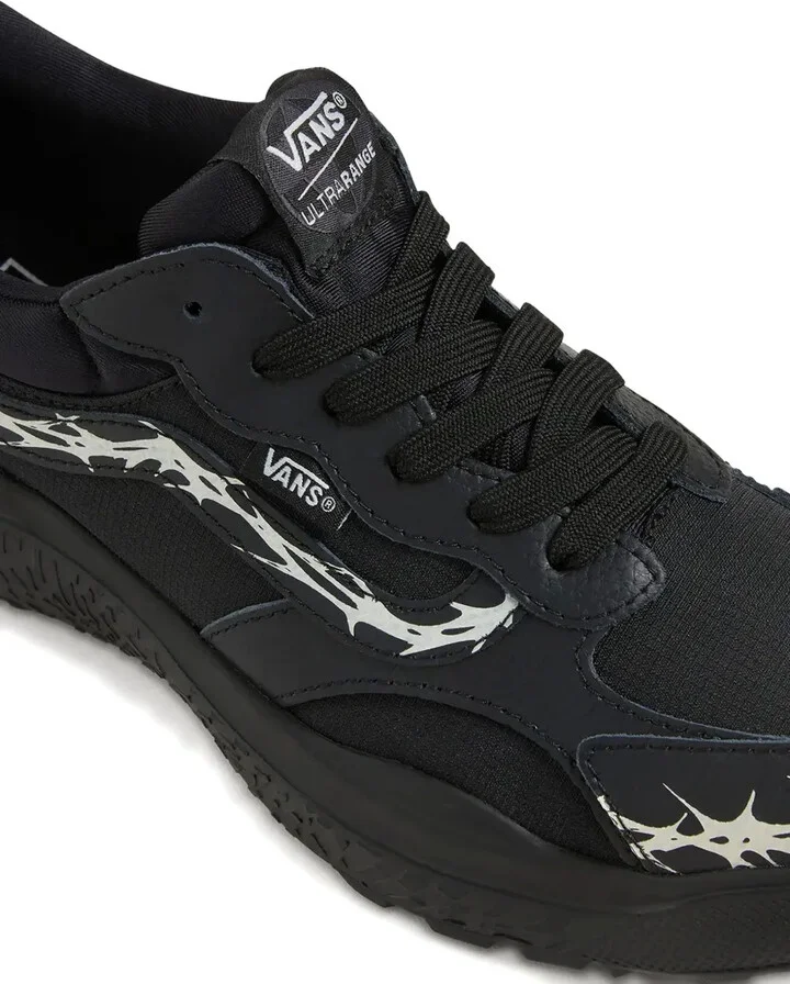 UltraRange Neo MTE barbed-wire trainers - Image 4