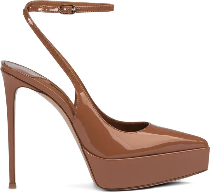 Uma pumps