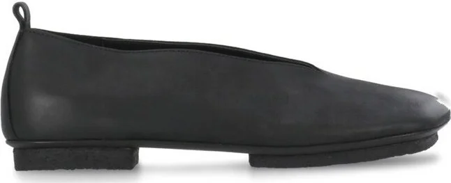 Uma Wang Asymmetric Toe Slip-On Ballerinas