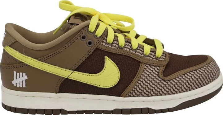 Undefeated x Dunk SP Trainers in 'Canteen' Brown Leather