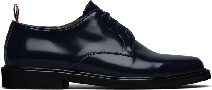 Uniform oxford shoes