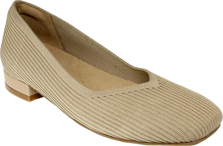 Union Square Toe Pump