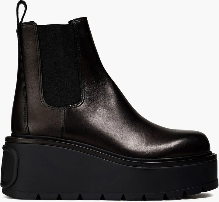 Uniqueform leather platform Chelsea boots