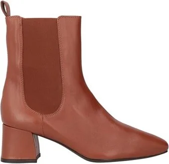 Unisa Woman Ankle boots