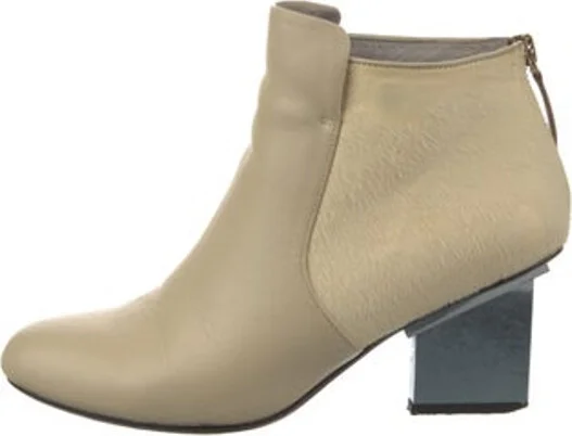 United Nude