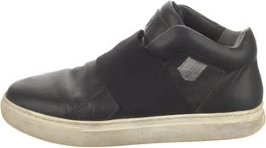 United Nude