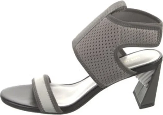 United Nude