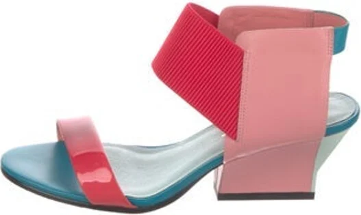 United Nude