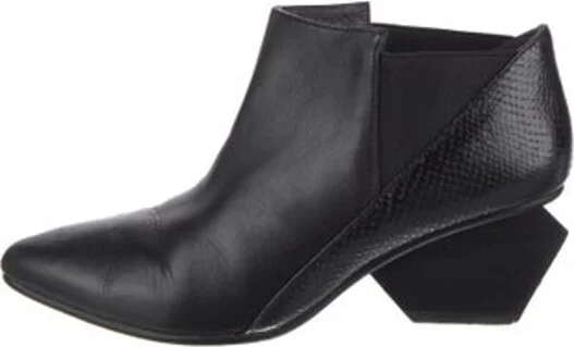 United Nude