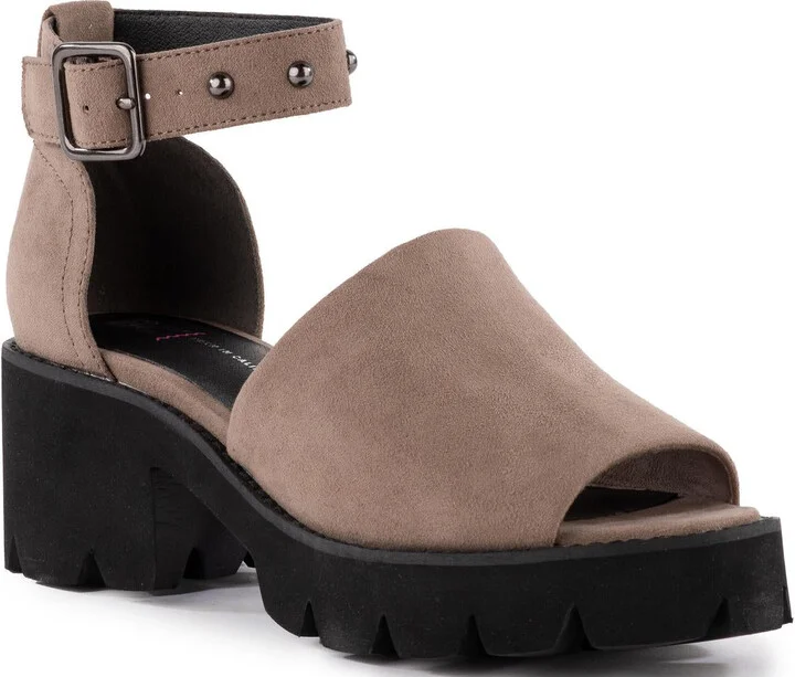 United Studs Womens Buckle Faux Suede Shooties
