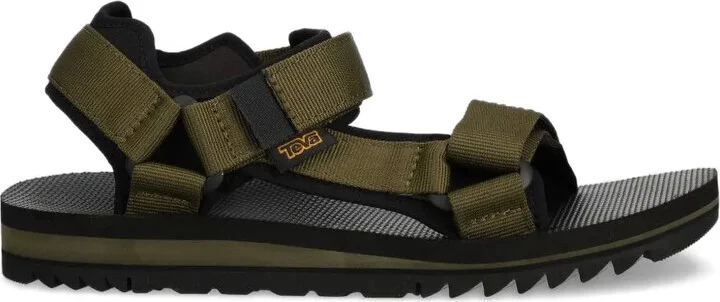Universal adjustable-strap sandals