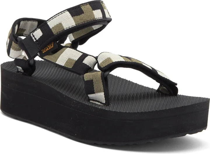 Universal Platform Sandal