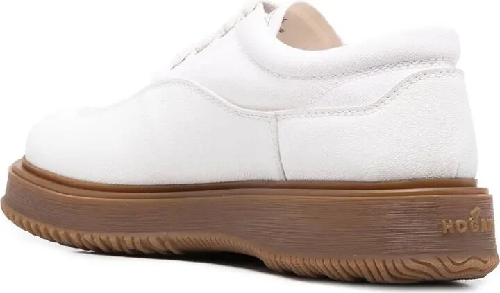 Untraditional low-top sneakers - Image 3