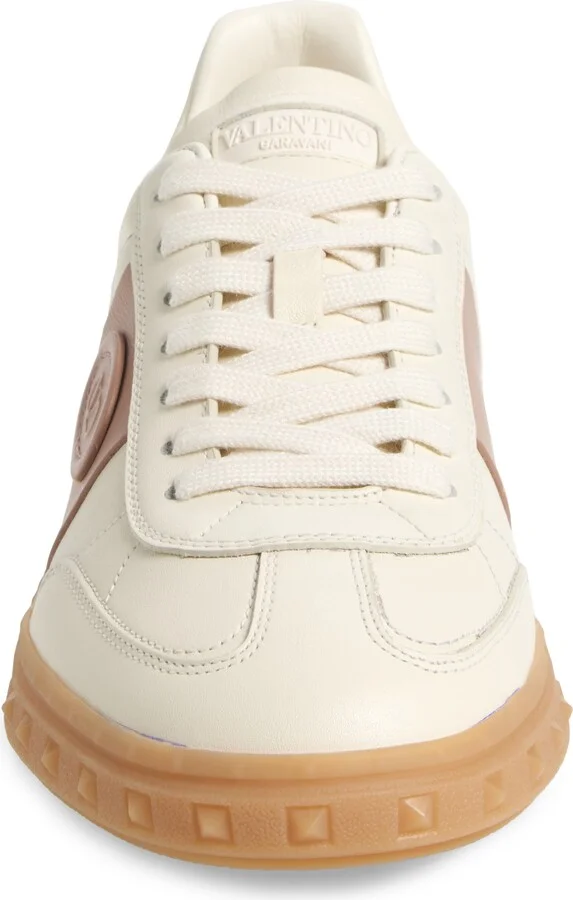 Upvillage Low Top Sneaker - Image 4