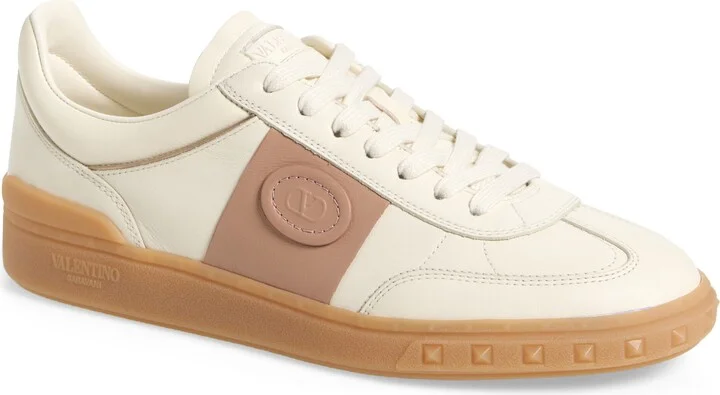 Upvillage Low Top Sneaker