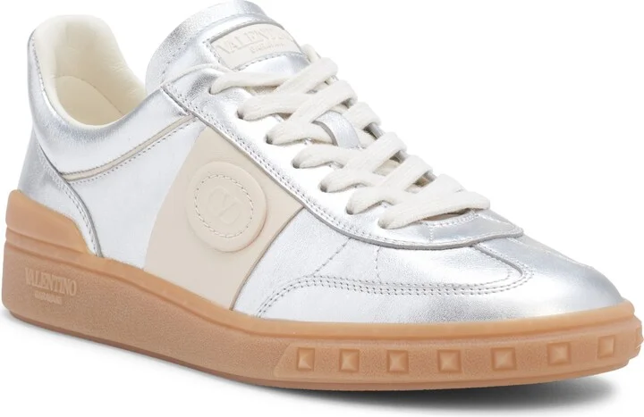Upvillage Low Top Sneaker