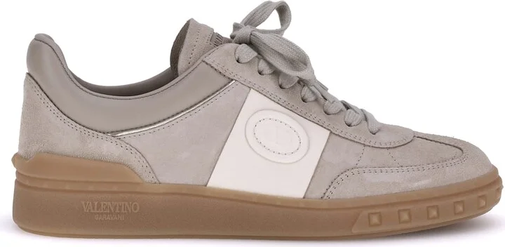 Upvillage Sneakers