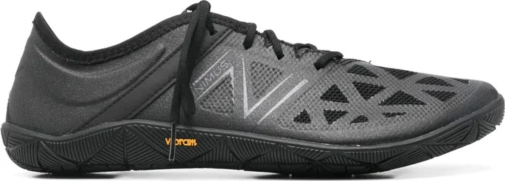 UX200L sneakers