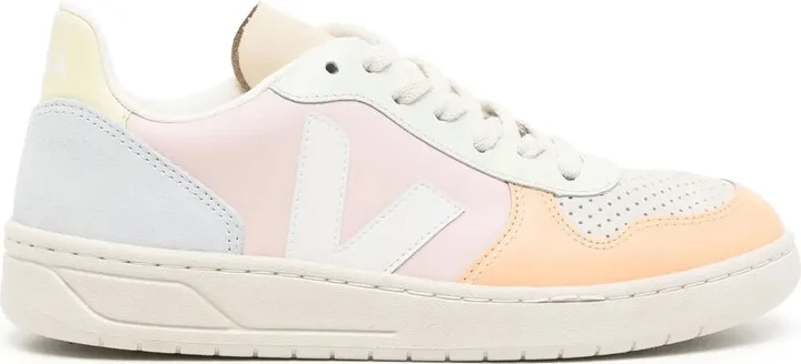 V-10 low-top leather sneakers