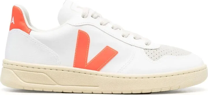 V-10 low-top sneakers