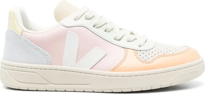 V-10 low-top sneakers