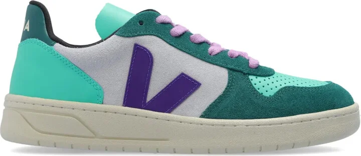 V-10 sneakers