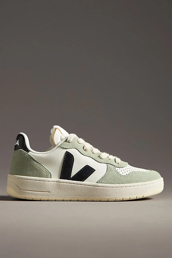 V-10 Sneakers