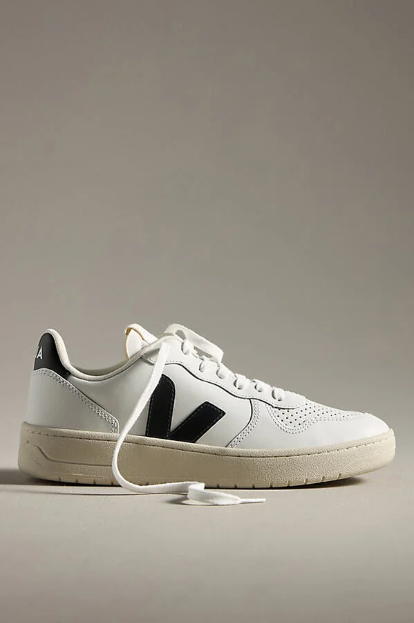 V-10 Sneakers