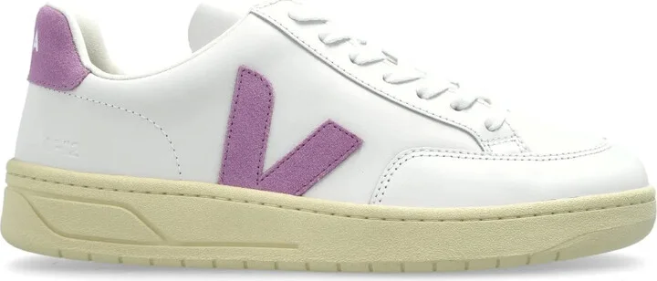 V-10 sneakers
