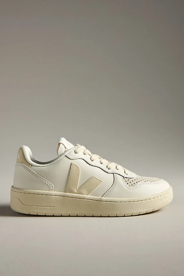 V-10 Sneakers