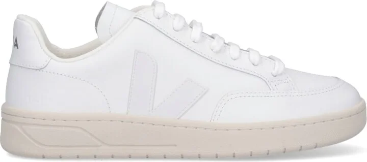 v-12 Sneakers