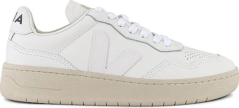 V-90 Sneaker