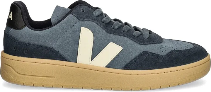 V-90 trainers
