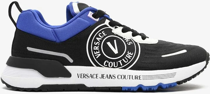V Emblem Low-Top Sneakers