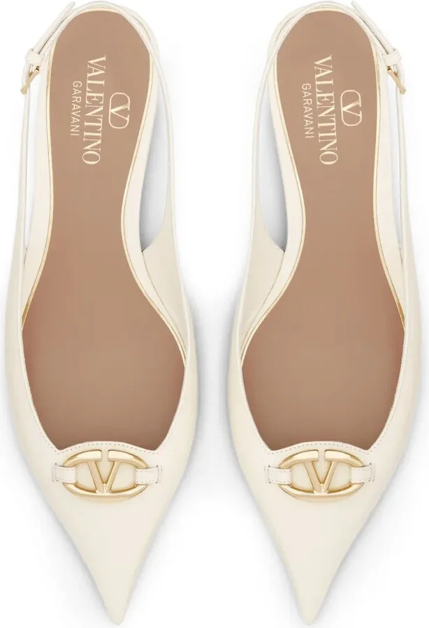 V-plaque leather pumps - Image 4