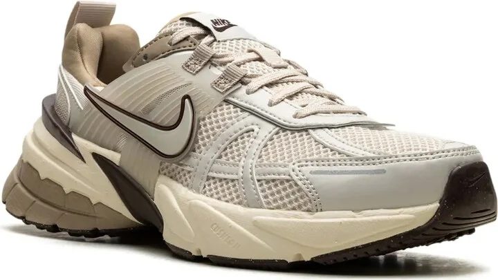 V2K Run "Light Orewood Brown" sneakers - Image 2