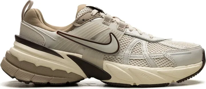 V2K Run "Light Orewood Brown" sneakers