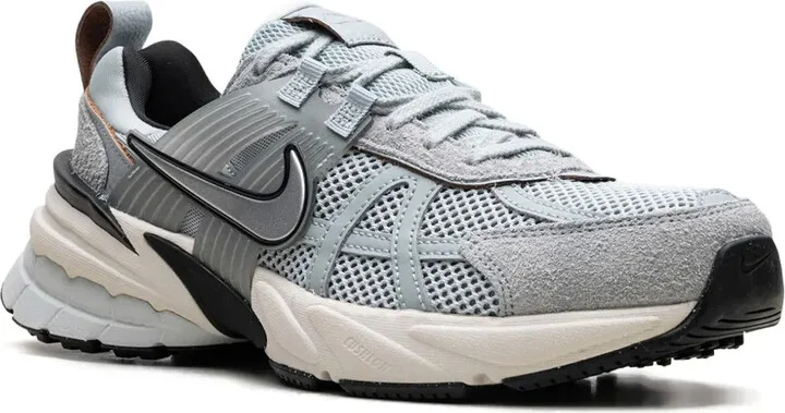 V2K Run "Light Pumice Black Chrome" sneakers - Image 2