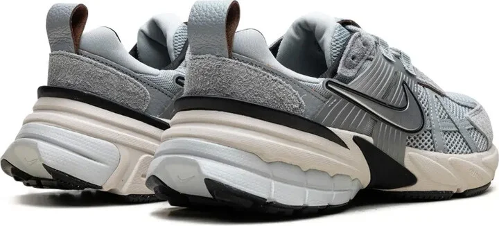 V2K Run "Light Pumice Black Chrome" sneakers - Image 3
