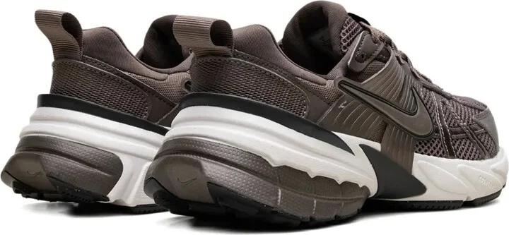 V2K Run "Mink Brown/Ironstone/Team Anthracite" sneakers - Image 3