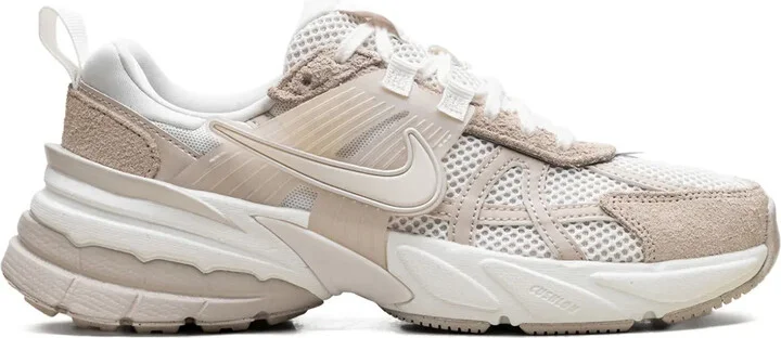 V2K Run "Sail/Sand Drift/Phantom/Sail" sneakers