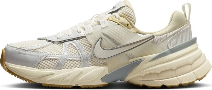 V2K Run Sneaker - Image 2
