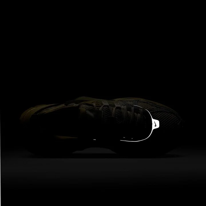 V2K Run Sneaker - Image 7