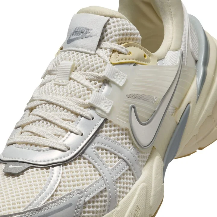 V2K Run Sneaker - Image 10